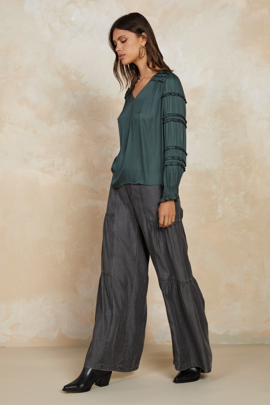 CURRENT AIR Ruffled V Neck Blouse Long Sleeve Tops