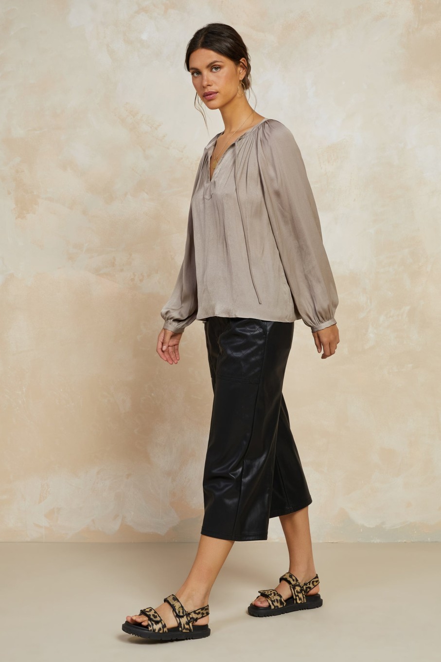 CURRENT AIR Split Neck Long Sleeve Top Blouses