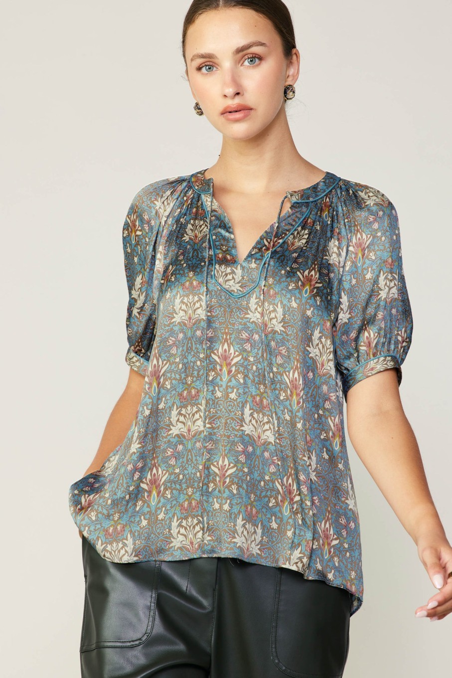 CURRENT AIR Floral Nouveau Split Neck Blouse Short Sleeve Tops